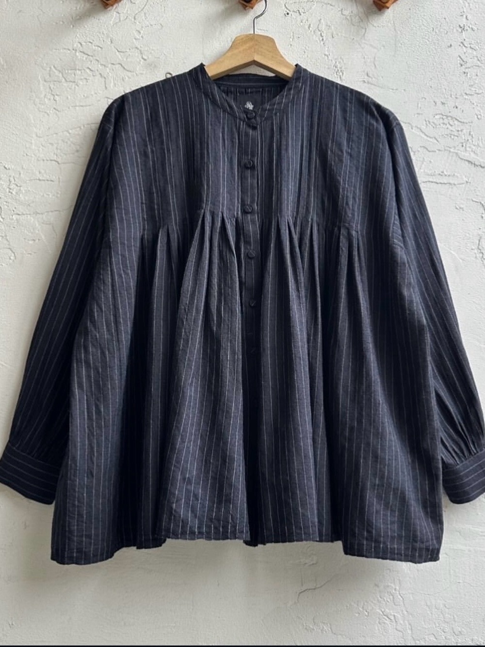 Women Madison de Soil Pinstriped Blouse size Small